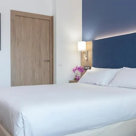 Hotel Puerta De Bilbao