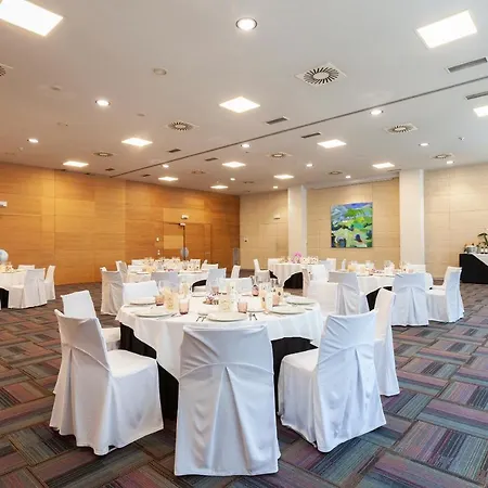 Hotel Puerta De Bilbao