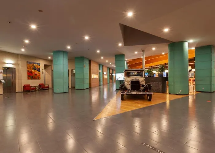 Puerta De Bilbao Hotel 4*