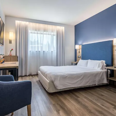 Hotel Puerta De Bilbao 4*