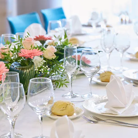 Hotel Puerta De Bilbao 4*