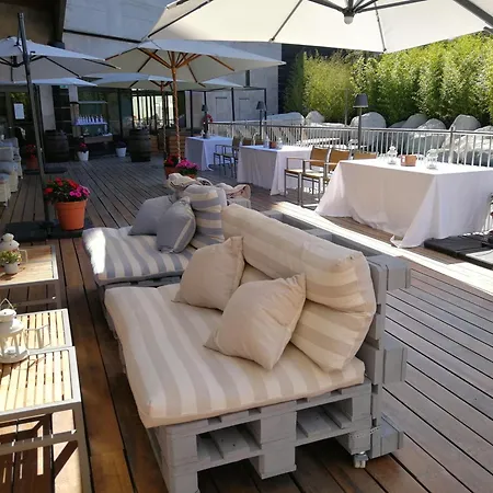 Hotel Puerta De Bilbao 4*