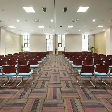 Puerta De Bilbao Hotel 4*