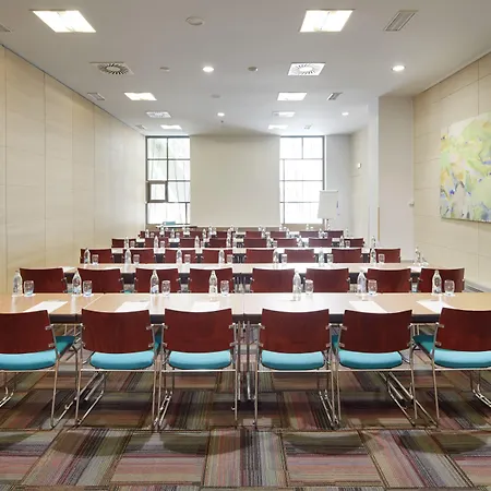 Hotel Puerta De Bilbao 4*