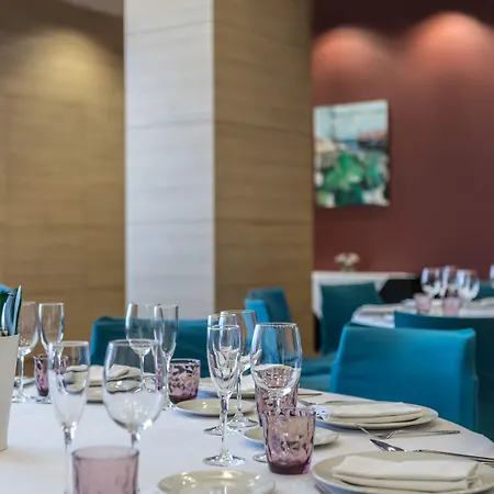 Puerta De Bilbao Hotel 4*