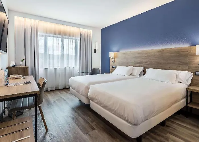 Hotel Puerta De Bilbao 4*