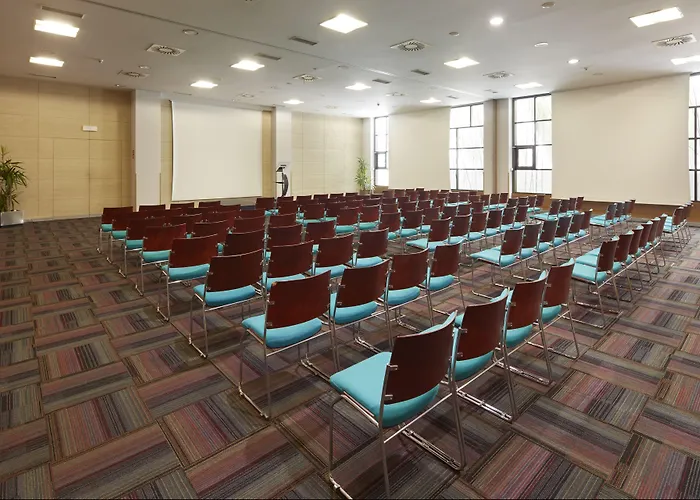 Puerta De Bilbao Hotel 4*