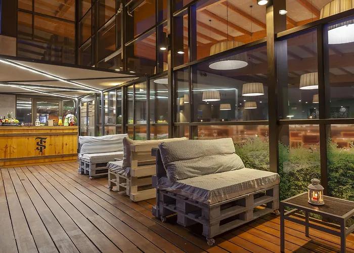 Hotel Puerta De Bilbao 4*