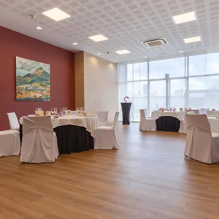 Puerta De Bilbao 4* Μπαρακάλντο