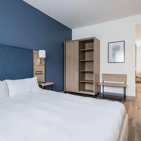 Puerta De Bilbao Ξενοδοχείο 4*